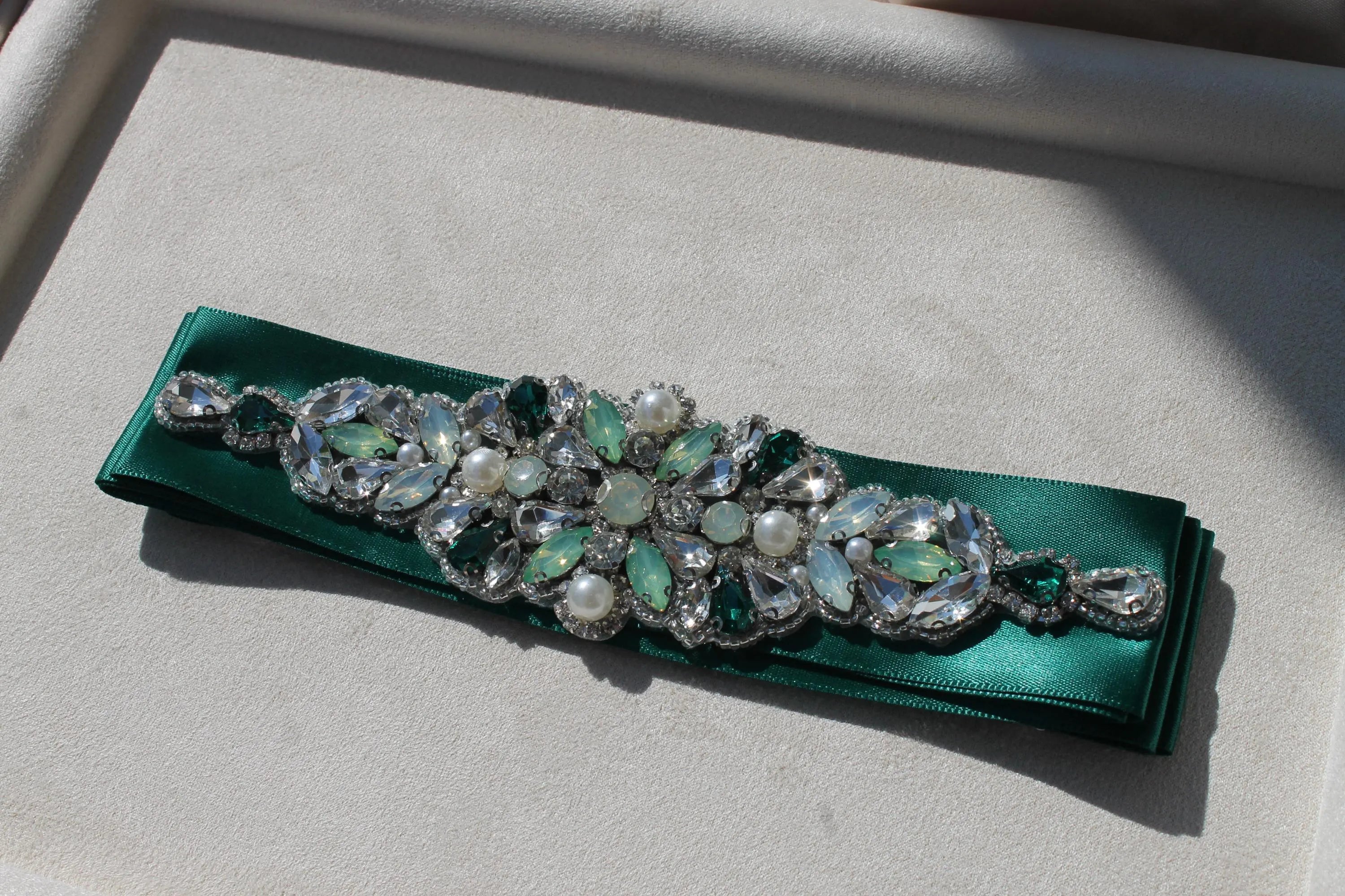 Luxuriöser Afghanischer Brautgürtel | Luxury Afghan Bridal Belt | Handgefertigter Grüner Hochzeitsgürtel | Crystal & Pearl Wedding Belt